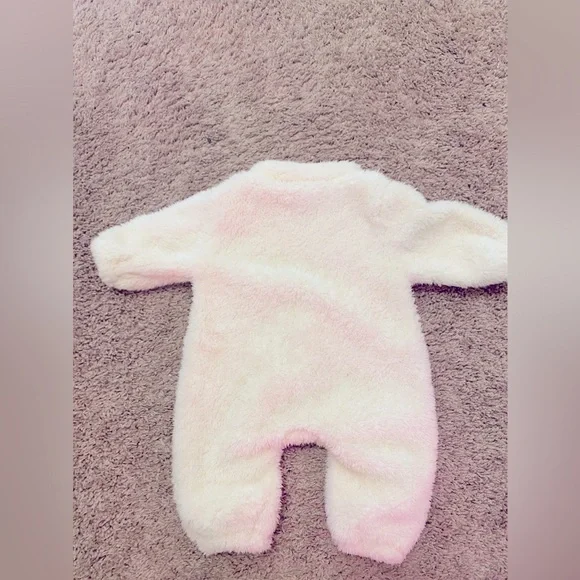 🚫SOLD🚫SOLD🚫NEWBORN FLEECE ONE PIECE Size 0 White with zipper front Warm - Picture 4 of 7